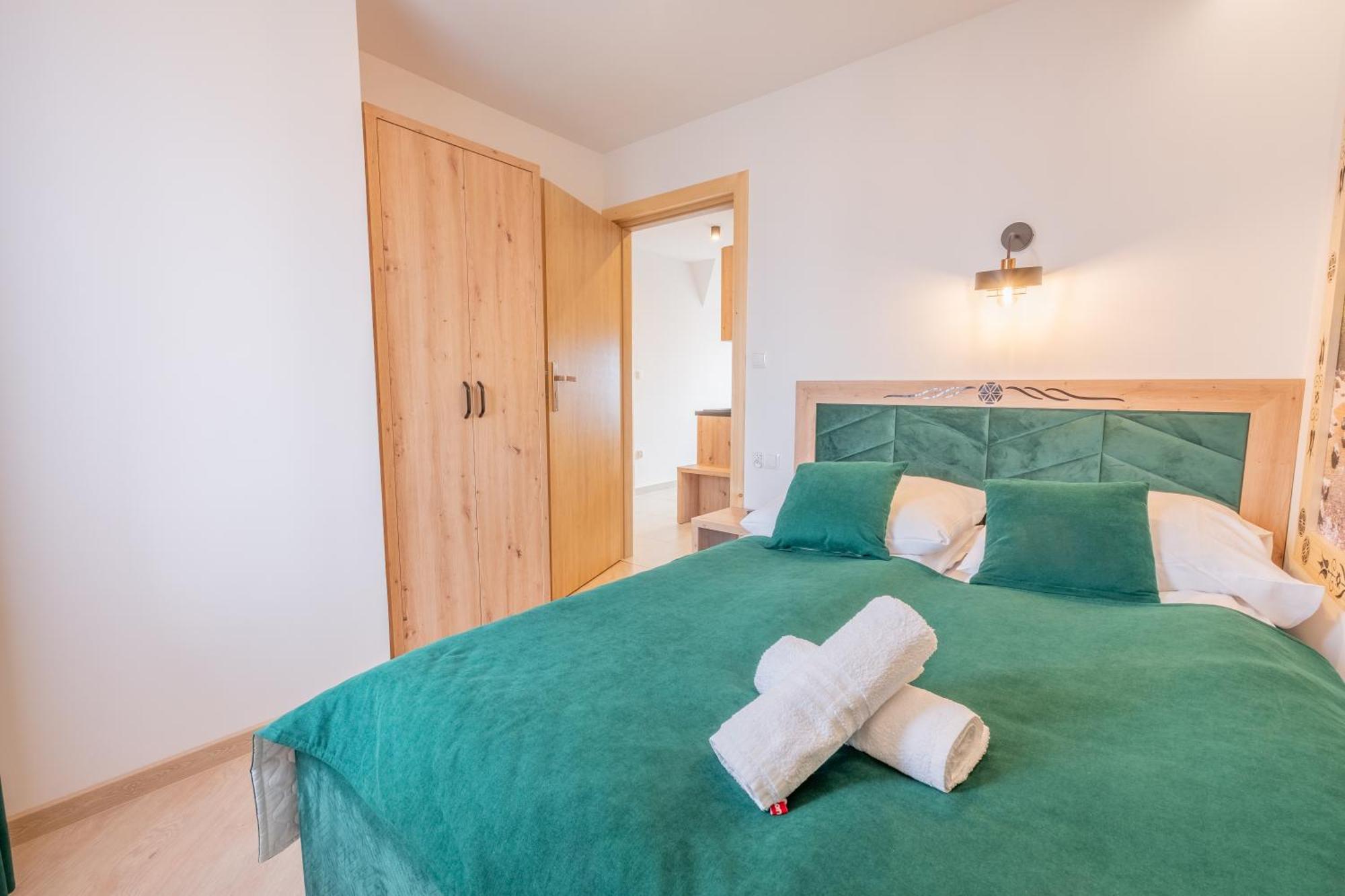 Apartamenty Gorskie Widoki ポロニン エクステリア 写真