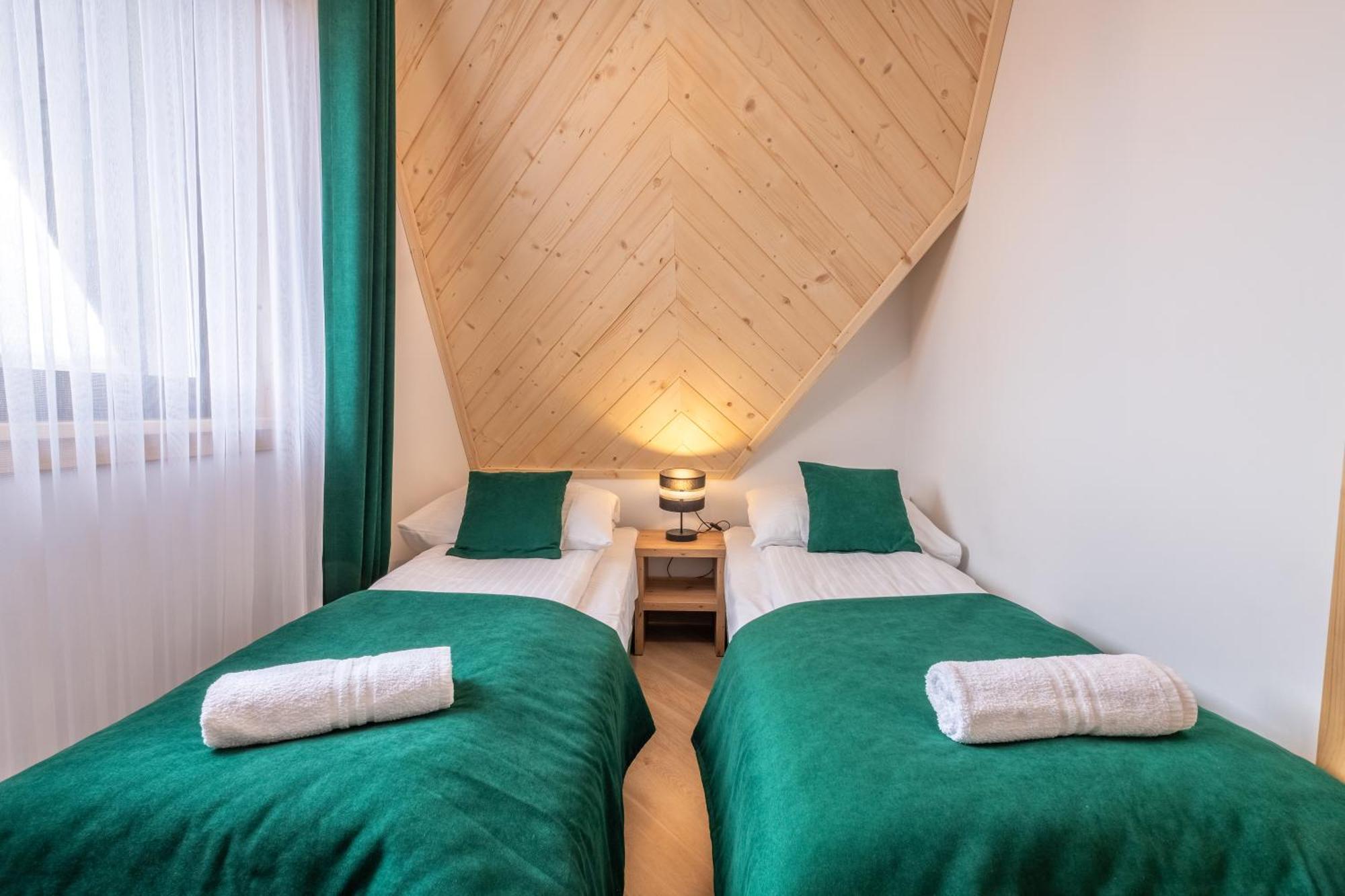 Apartamenty Gorskie Widoki ポロニン エクステリア 写真